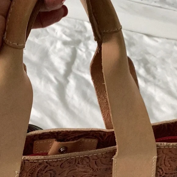 EUC Consuela Sally Carry all Tote - Picture 11 of 13